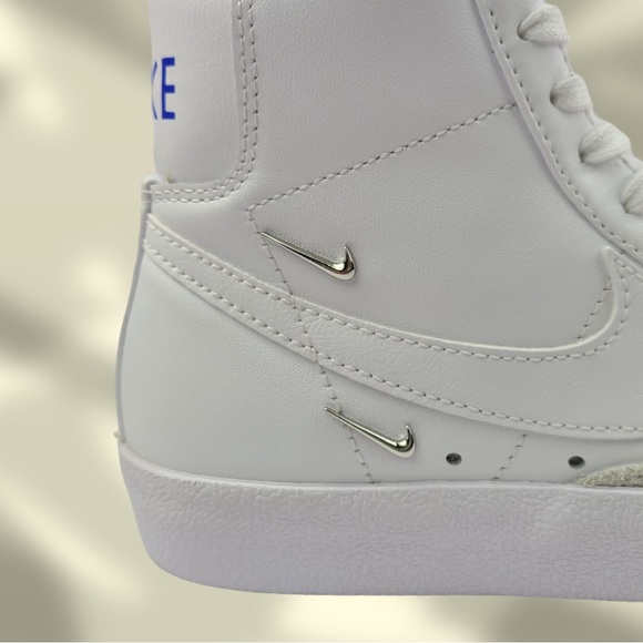 Women’s Nike Blazer Mid '77 SE Sneaker - Picture 4 of 6